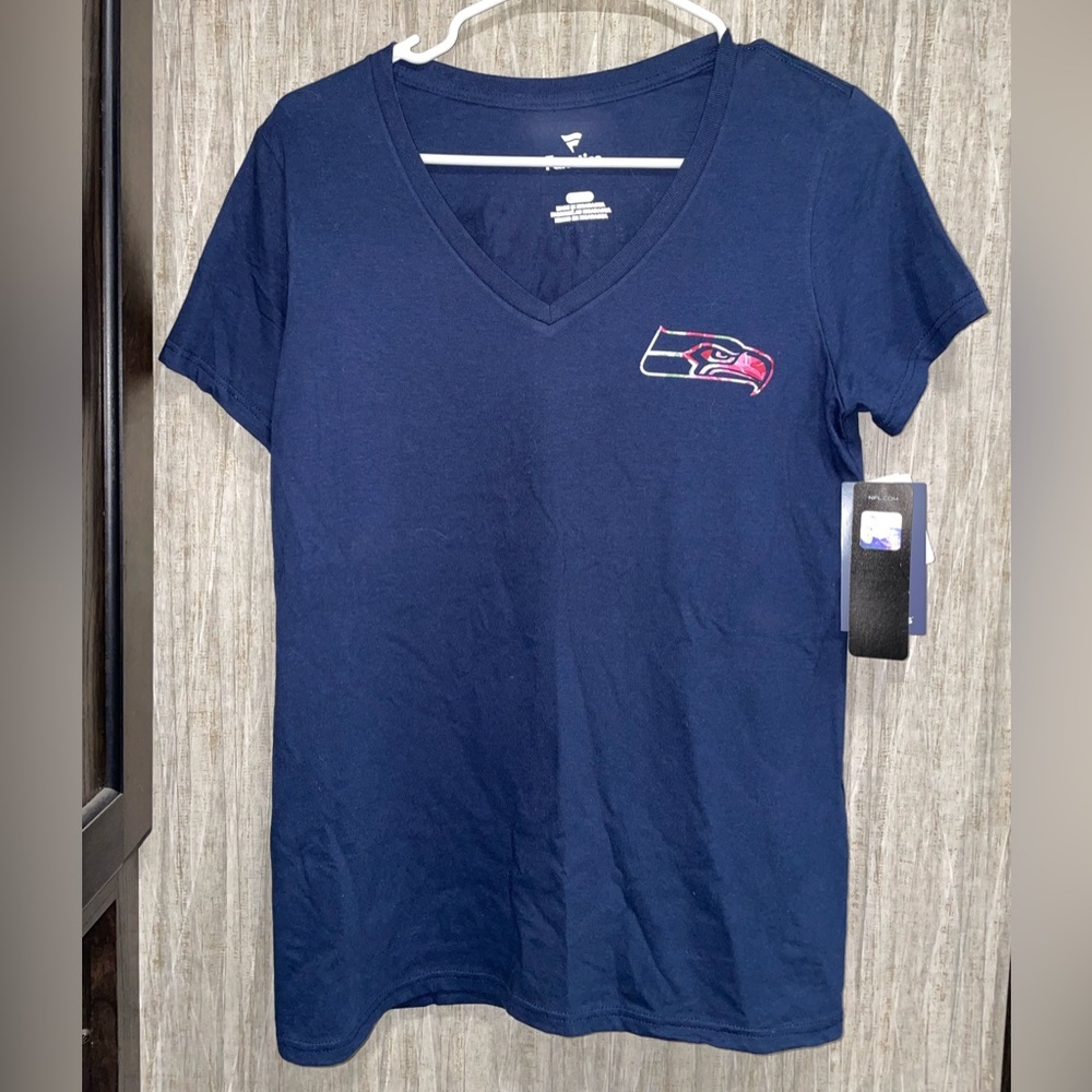 NWT Women’s Fanatics SMALL FLORAL NFL Seattle Seahawks #1 Mom V-Neck